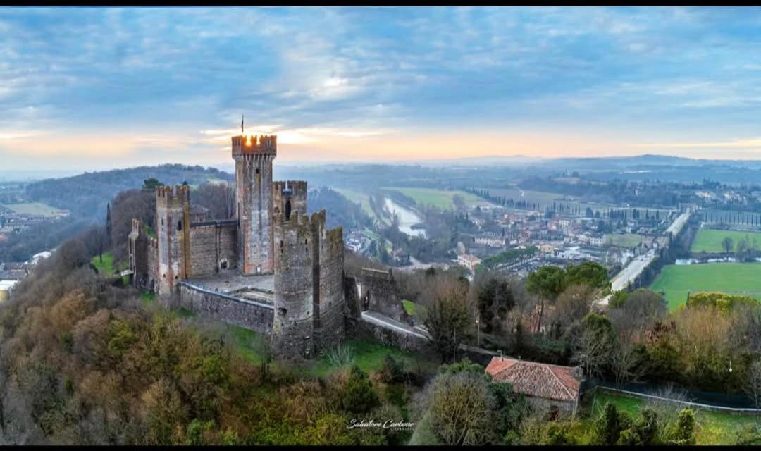 Corte Cavour Valeggio sul Mincio Bagian luar foto